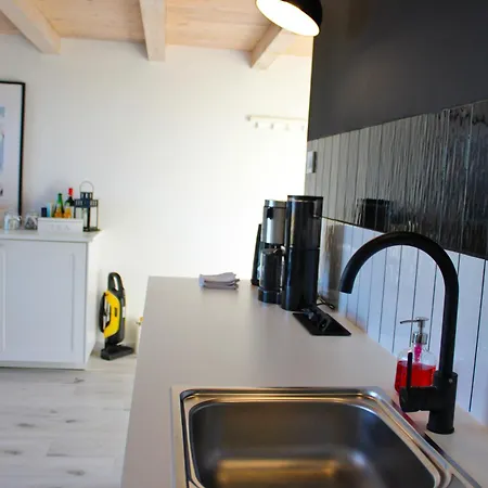 בית נופש Sea2 *